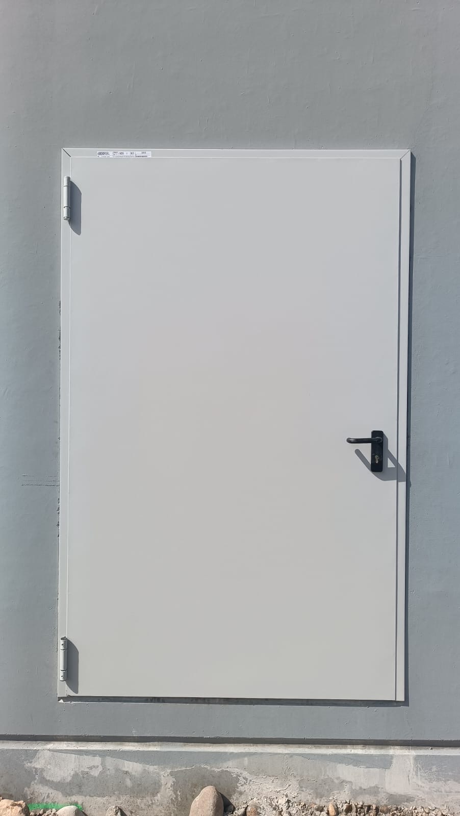 Porta tagliafuoco a <p>Porta tagliafuoco, con oblò e senza oblò, con maniglia di apertura su entrambi i lati </p>